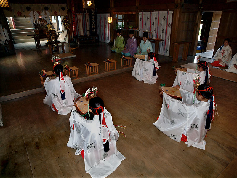 「浦安の舞」奉納/見付天神拝殿 16:15