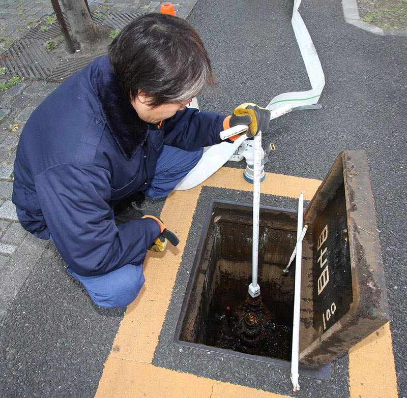 消火栓に接続