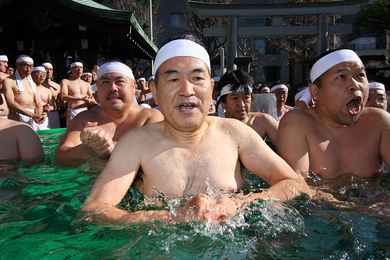 目を開けたまま祓戸大神を唱える