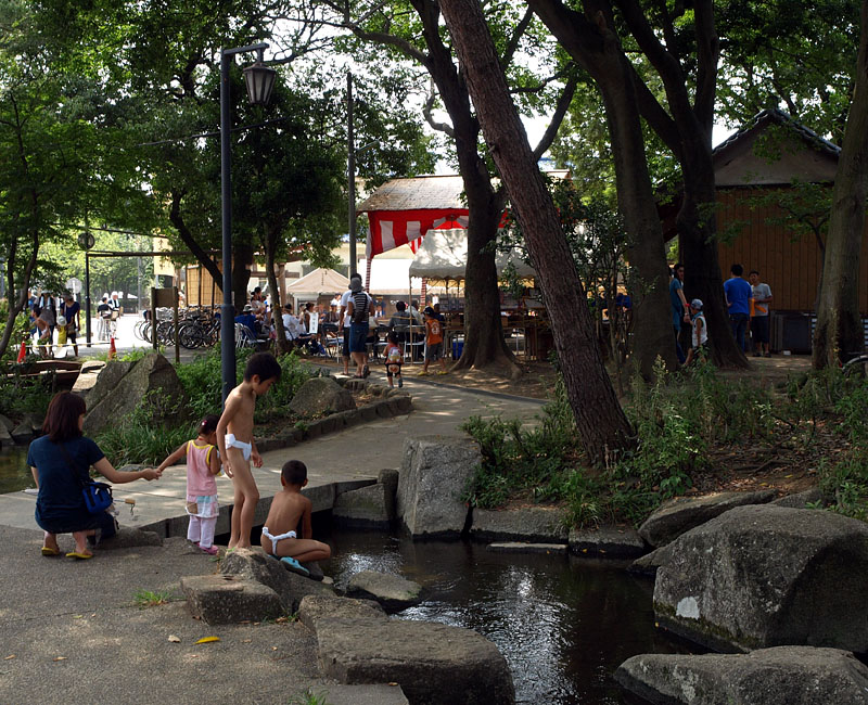 舎人諏訪神社に到着