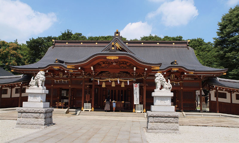 諏訪神社の拝殿
