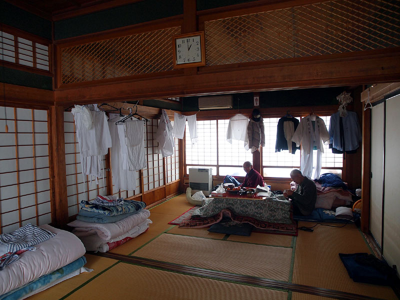 社務所二階の先達たちの居室