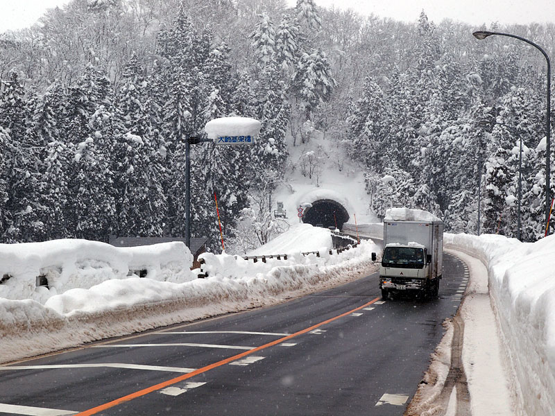 魚沼・長岡方面に至る国道291号線と大崎トンネル 13:23