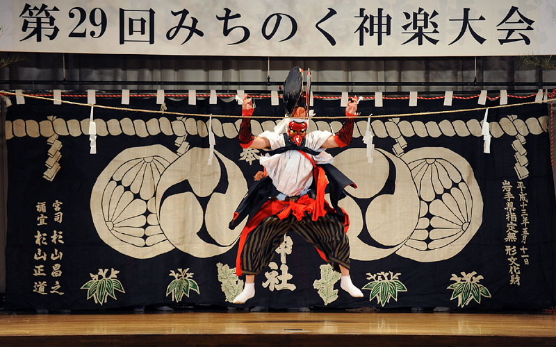 胡四王神楽「天降り」/花巻市東和総合福祉センター 2010.6.27