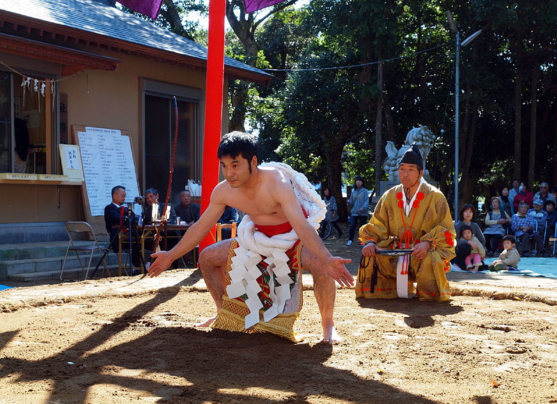 西の横綱・斎藤秀明副青年団長の雲龍型土俵入り 10:39