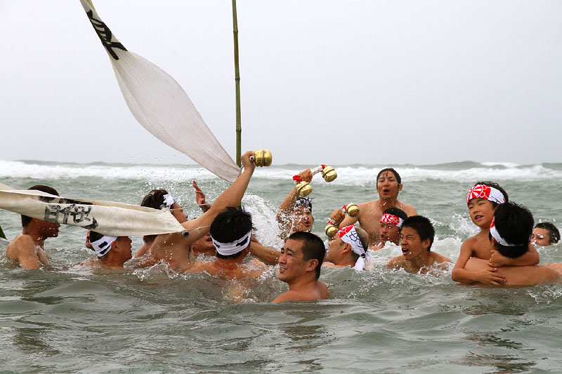首まで浸かった浜垢離