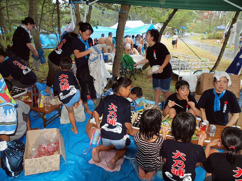 お揃いのTシャツできめた大乃浦(今之浦四丁目/東中区)