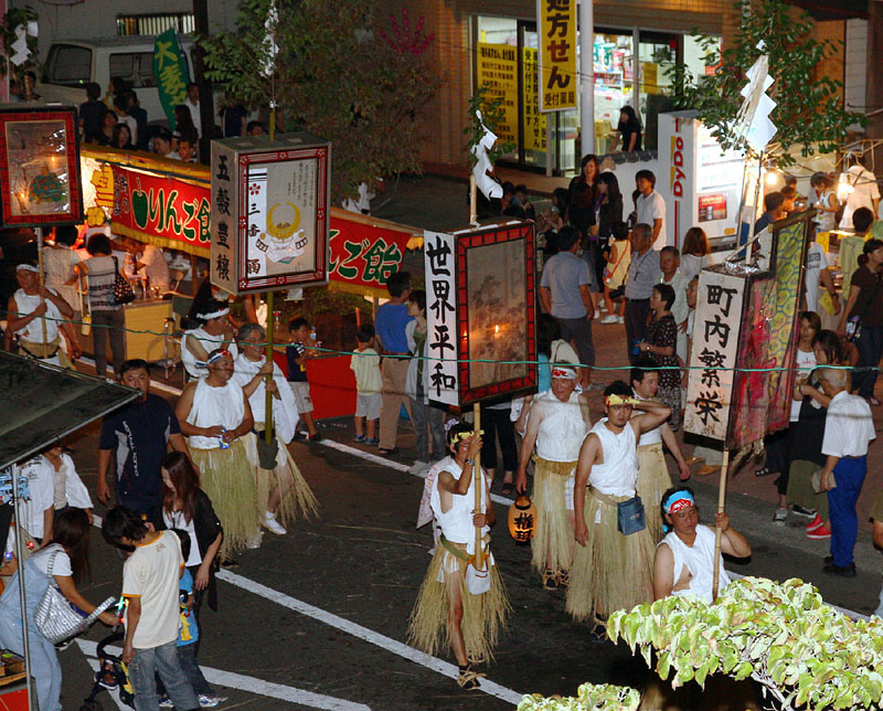 東区の山車(万燈)/見付宿場通り(旧東海道)福代邸前 22:04