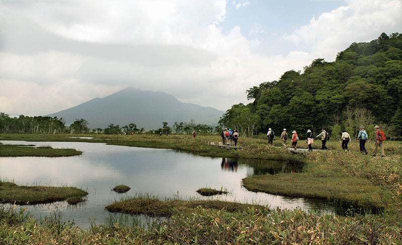 至仏山(2,228m)と尾瀬ヶ原(1,400m) 10:50